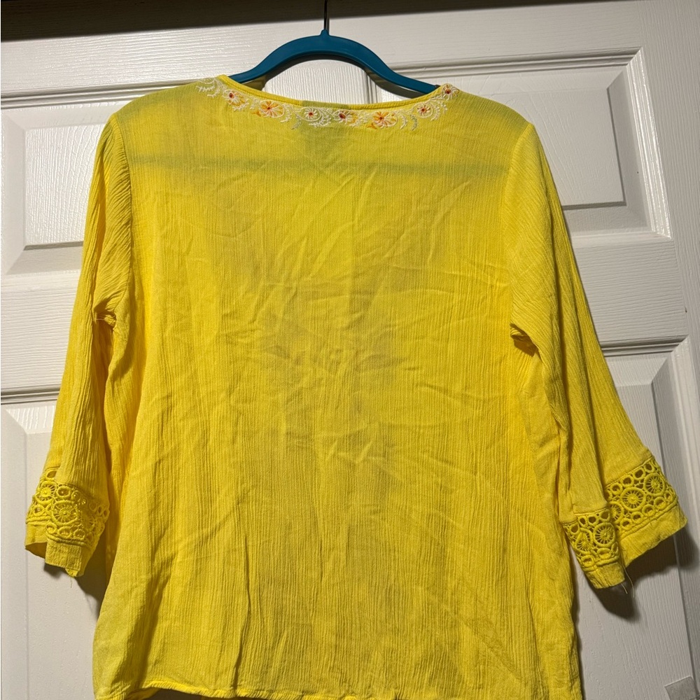 Sunny Yellow Floral Blouse - Picture 5 of 11